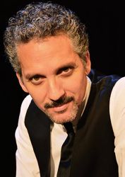 Giuseppe Fiorello  in "PENSO CHE UN SOGNO COS... "